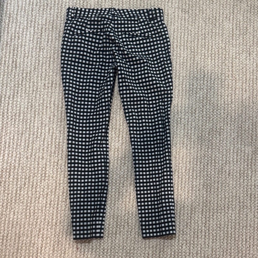 Black and White Checked Slim Capris - Picture 3 of 3